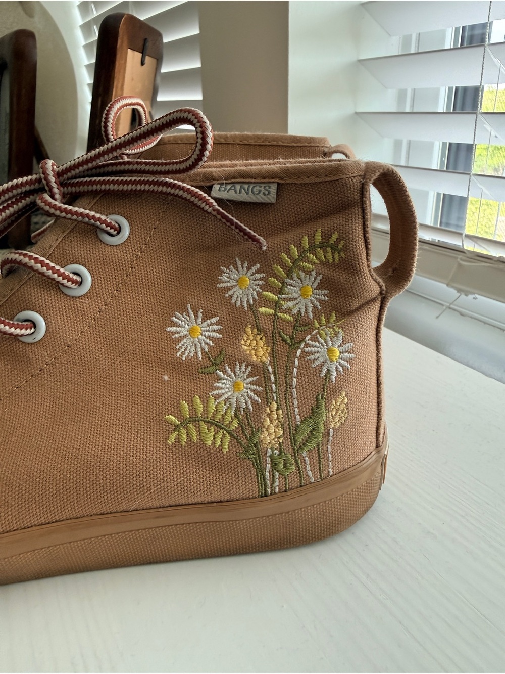 Bangs Women's Brown Canvas High-Top Sneakers with Floral Embroidery - Picture 5 of 6